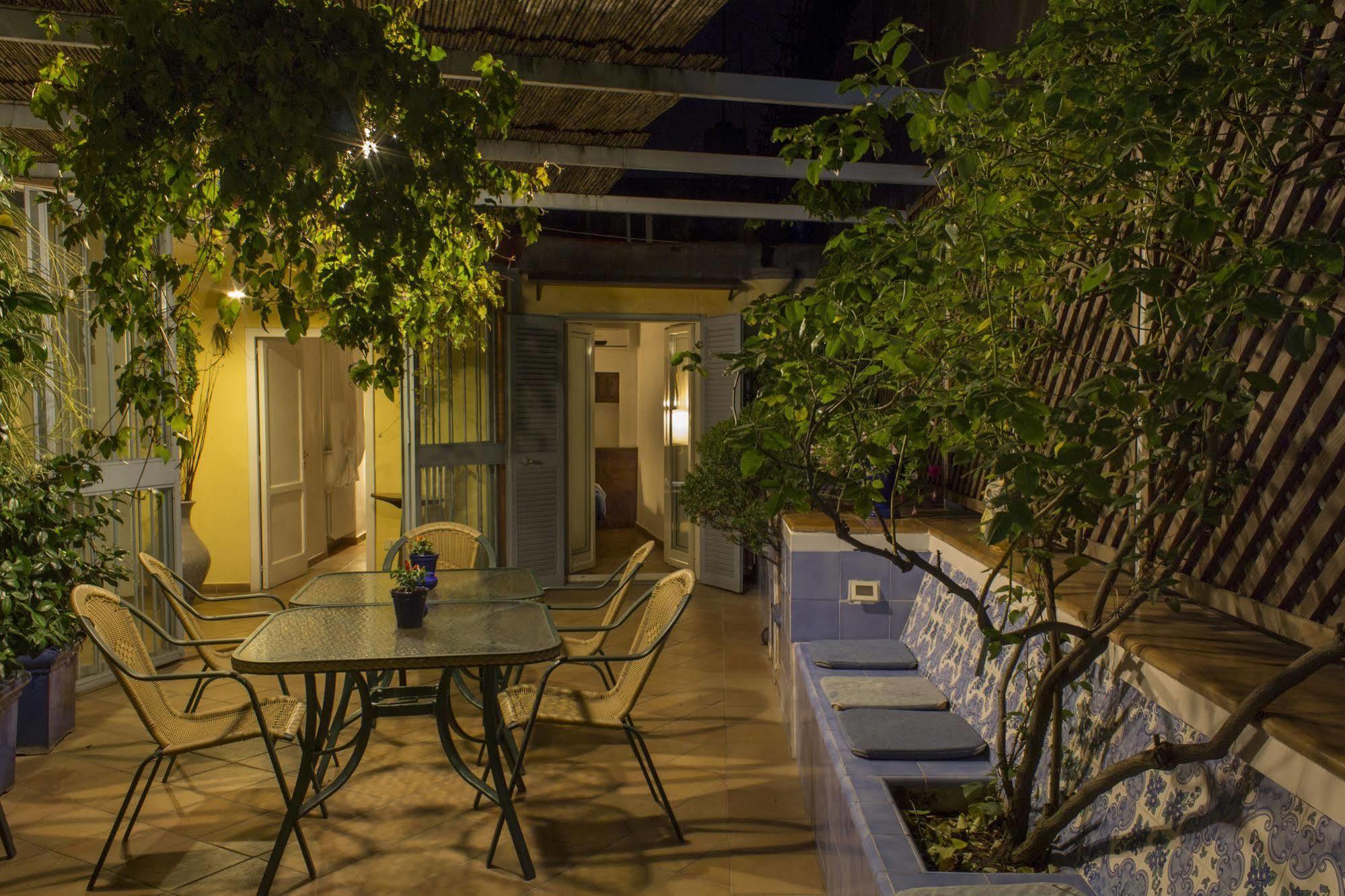 Dimora Dei Giganti Bed & Breakfast Napoli Exterior foto