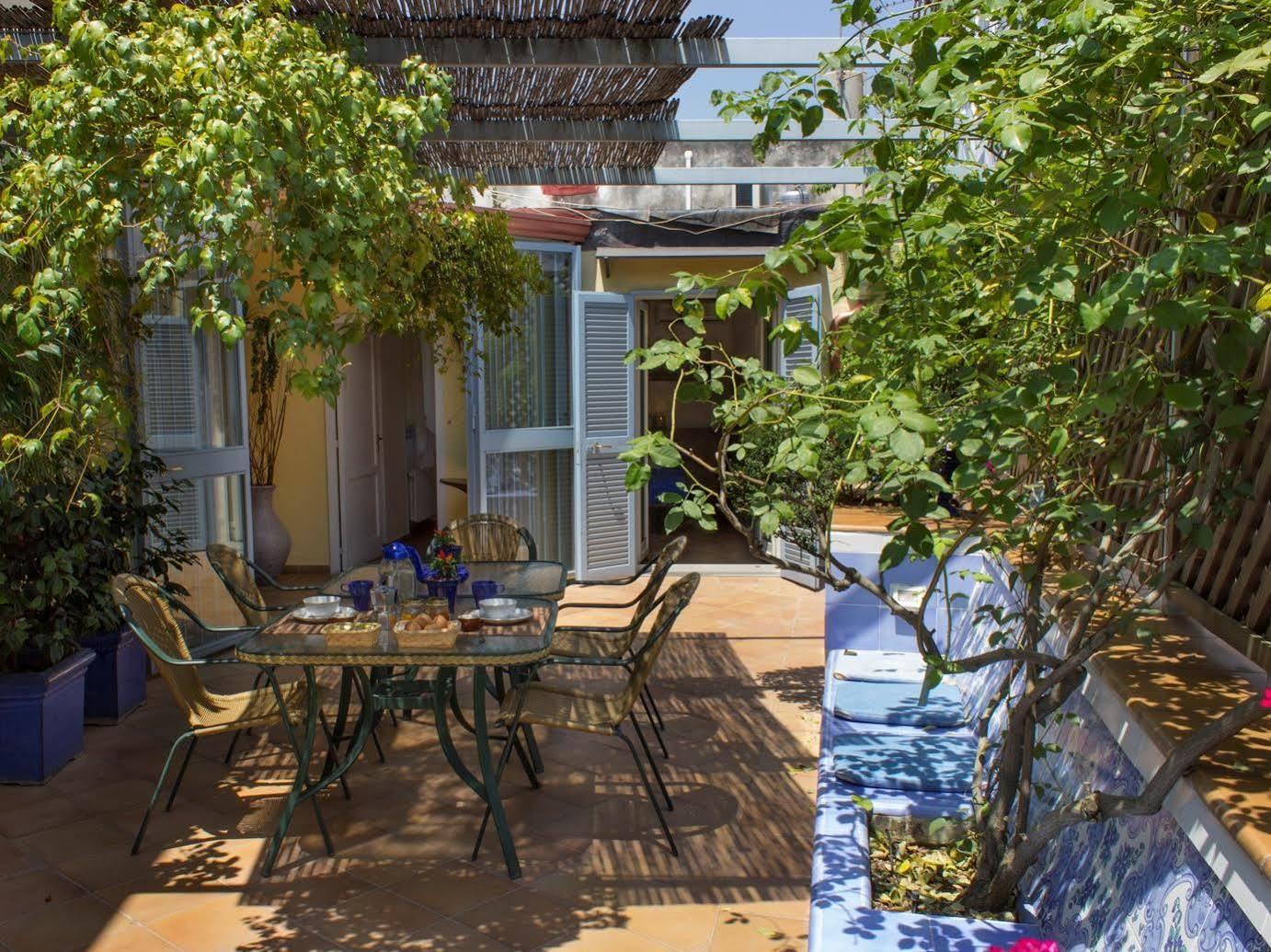 Dimora Dei Giganti Bed & Breakfast Napoli Exterior foto